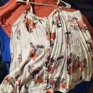 Torrid bright and colorful top. Great for the spring and summer months.